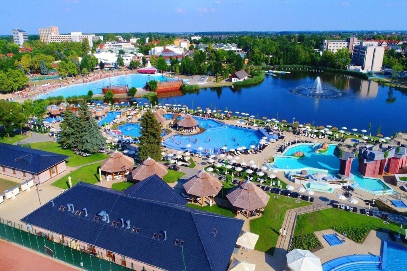 Szilfak City Apartman Hajdúszoboszló Exterior foto