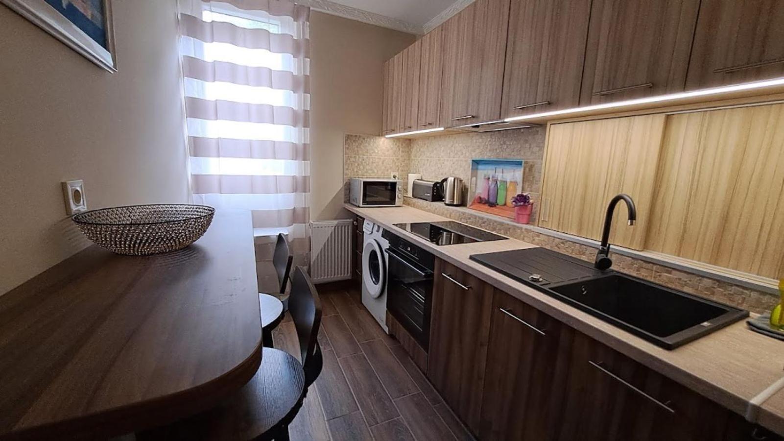 Szilfak City Apartman Hajdúszoboszló Exterior foto